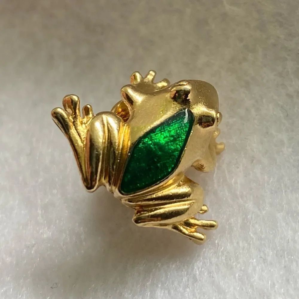 Vintage Estate Avon Gold Tone Frog Pin Emerald Green Enamel Jellybean Brooch